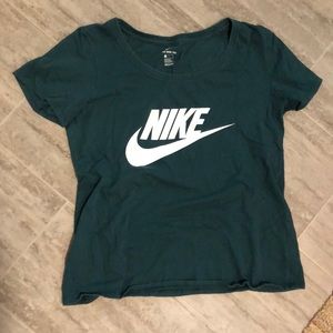nike t-shirt